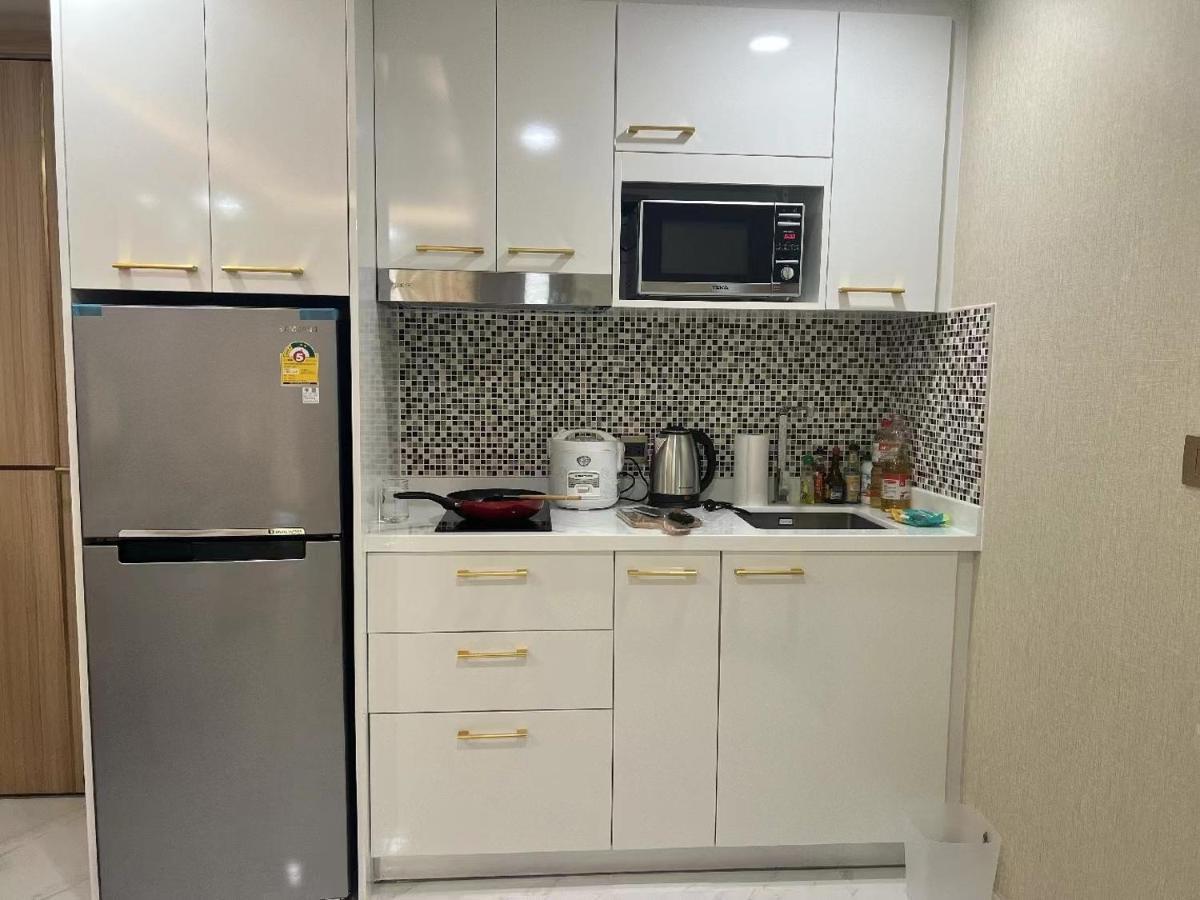 חוף ג'ומטיין Romantic Beach Apartment芭堤雅水系高档酒店式公寓可做饭 מראה חיצוני תמונה